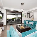 Villa Lahania *